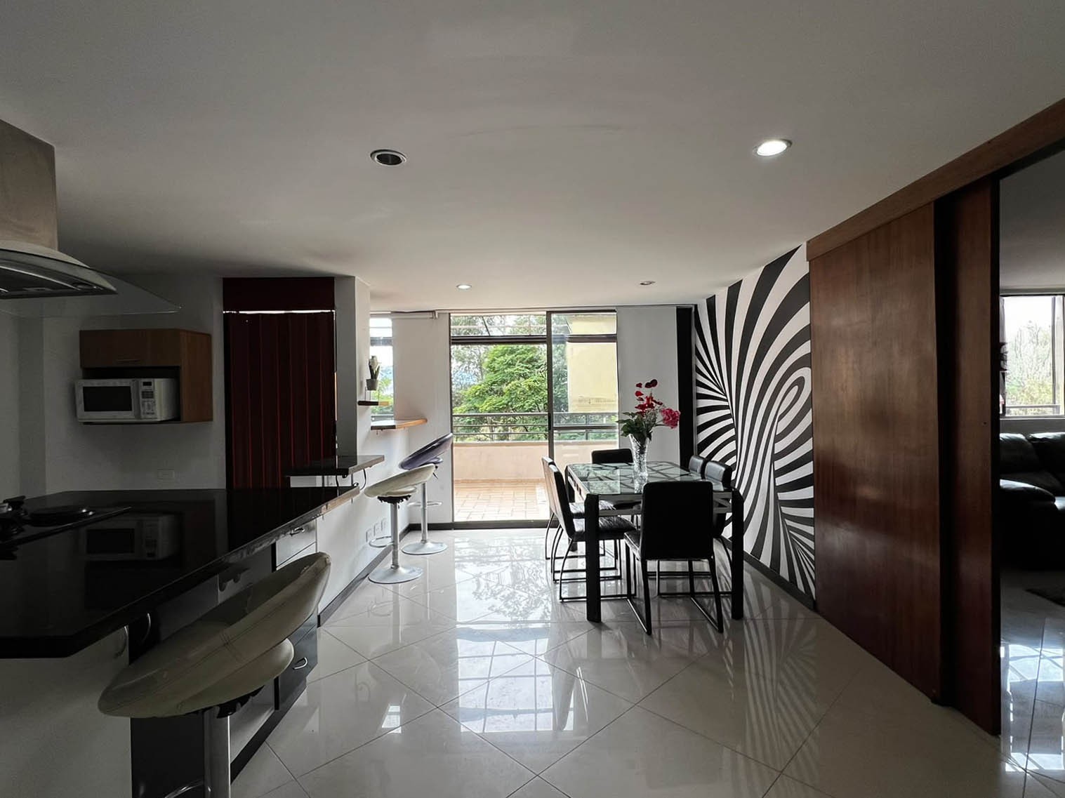 Apartamento en venta en El Poblado, Medellín · foto 6 de 10