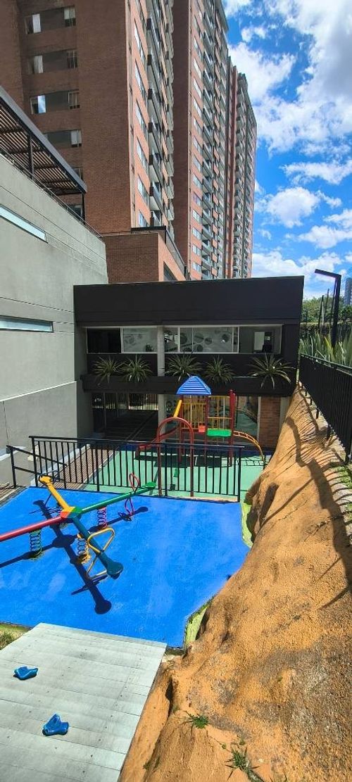 Apartamento de 3 alcobas en venta en Las Lomitas, Sabaneta, 101 m² · foto 16 de 24