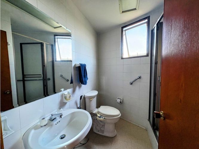 Apartamento de 4 alcobas en venta en Ciudad Jardin, Cali, 174 m² · foto 12 de 24