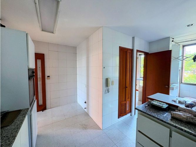 Apartamento de 4 alcobas en venta en Ciudad Jardin, Cali, 174 m² · foto 18 de 24