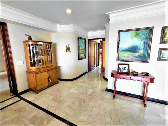 Apartamento de 4 alcobas en venta en Santa Monica, Cali, 232 m² · foto 9 de 24