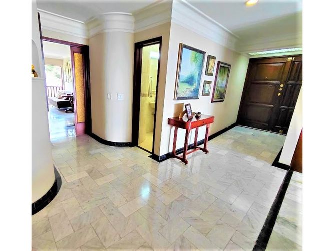 Apartamento de 4 alcobas en venta en Santa Monica, Cali, 232 m² · foto 13 de 24