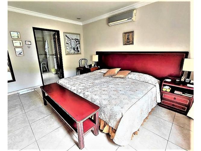 Apartamento de 4 alcobas en venta en Santa Monica, Cali, 232 m² · foto 16 de 24