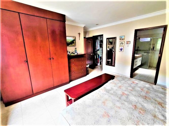 Apartamento de 4 alcobas en venta en Santa Monica, Cali, 232 m² · foto 17 de 24