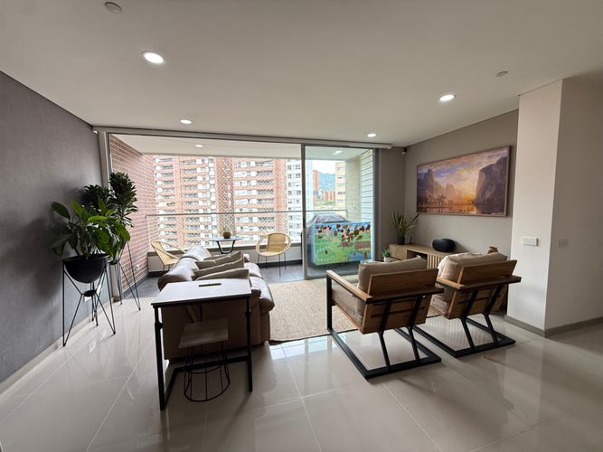 Apartamento de 3 alcobas en venta en Cumbres, Envigado, 118 m² · foto 2 de 12
