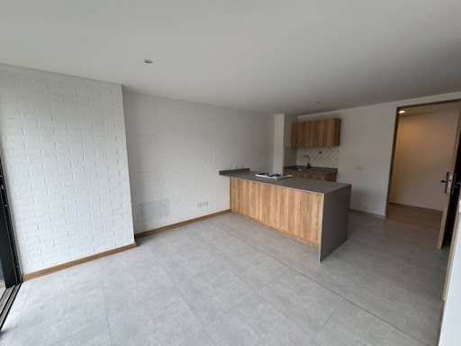 Apartamento en arriendo en Prados De Sabaneta, Sabaneta · foto 2 de 9