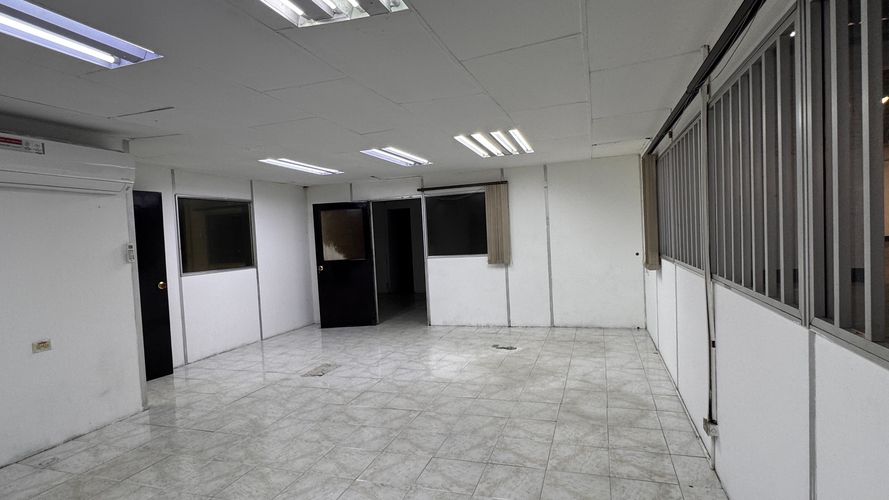 Bodega en arriendo en Troncal, Cali, 1370 m² · foto 20 de 24
