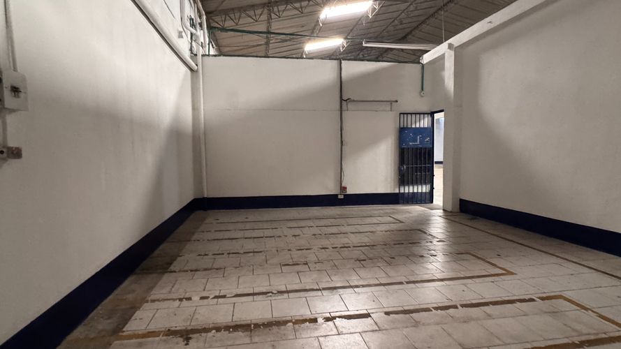 Bodega en arriendo en Troncal, Cali, 1370 m² · foto 24 de 24