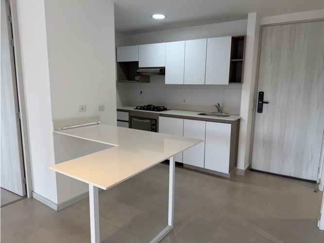 Apartamento de 2 alcobas en venta en Villa Carlota, Medellín, 74 m² · foto 2 de 23