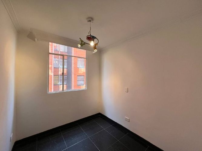Apartamento de 3 alcobas en venta en Uaecd 007, Soacha, 42 m² · foto 5 de 8