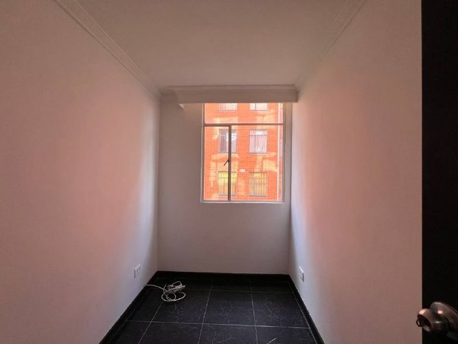 Apartamento de 3 alcobas en venta en Uaecd 007, Soacha, 42 m² · foto 4 de 8