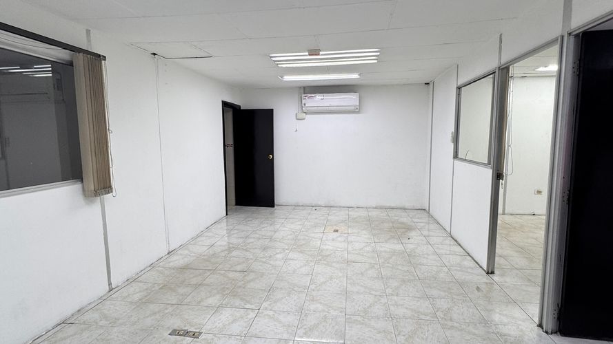 Bodega en arriendo en Troncal, Cali, 1370 m² · foto 24 de 24
