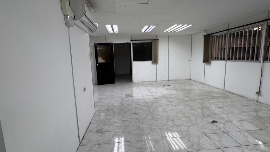 Bodega en arriendo en Troncal, Cali, 1370 m² · foto 23 de 24
