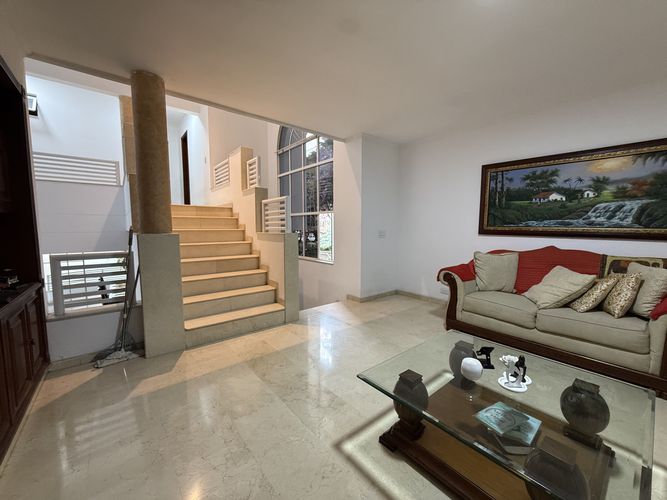 Casa de 4 alcobas en venta en El Ingenio, Cali, 337 m² · foto 4 de 23