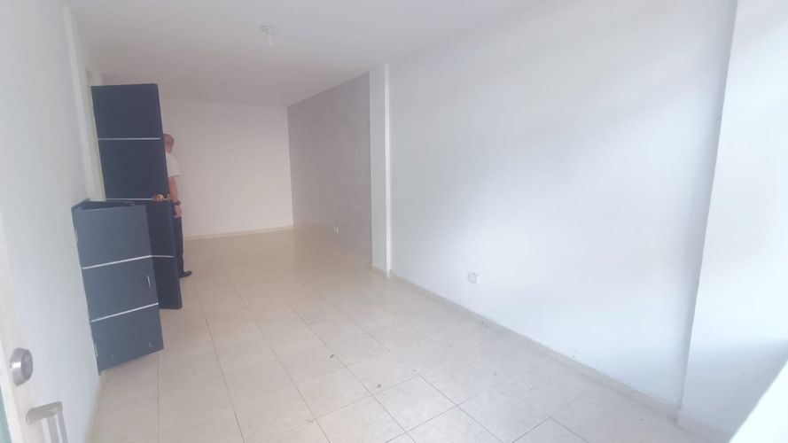 Local en arriendo en Granada, Cali, 20 m² · foto 2 de 8