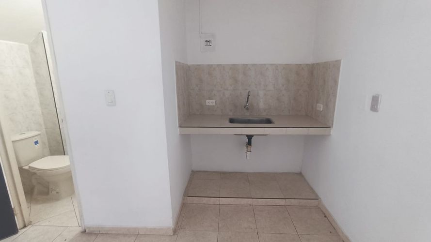 Local en arriendo en Granada, Cali, 20 m² · foto 7 de 8