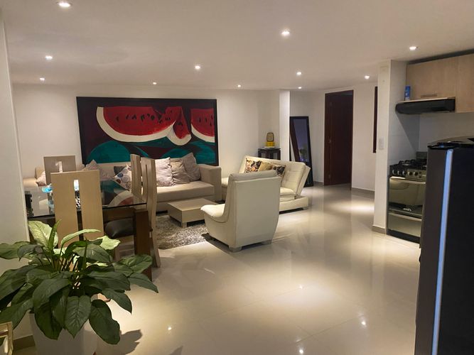 Apartamento de 2 alcobas en venta en Cristales, Cali, 65 m² · foto 2 de 11