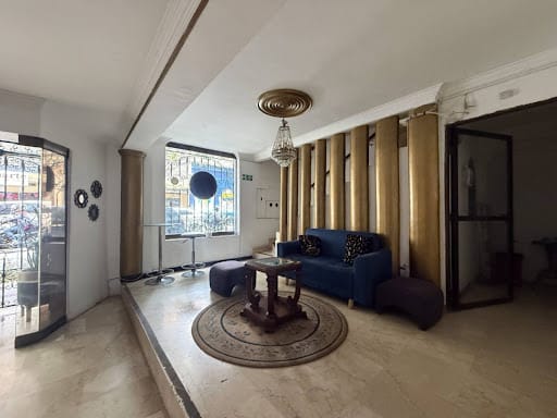 Local en venta en Boston, Medellín, 869 m² · foto 3 de 20