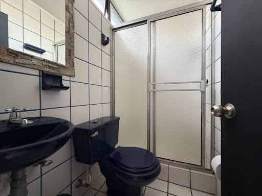 Local en venta en Boston, Medellín, 869 m² · foto 9 de 20