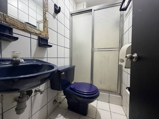 Local en venta en Boston, Medellín, 869 m² · foto 12 de 20