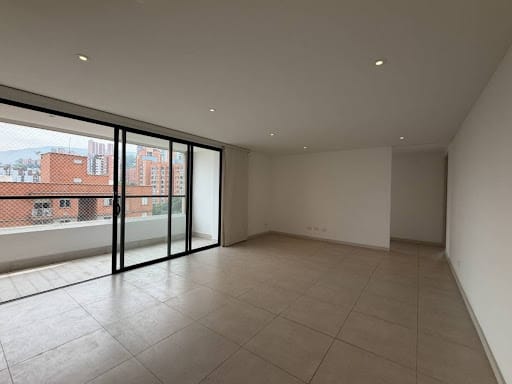 Apartamento de 3 alcobas en arriendo en Vía Las Palmas, Medellín, 105 m² · foto 2 de 19