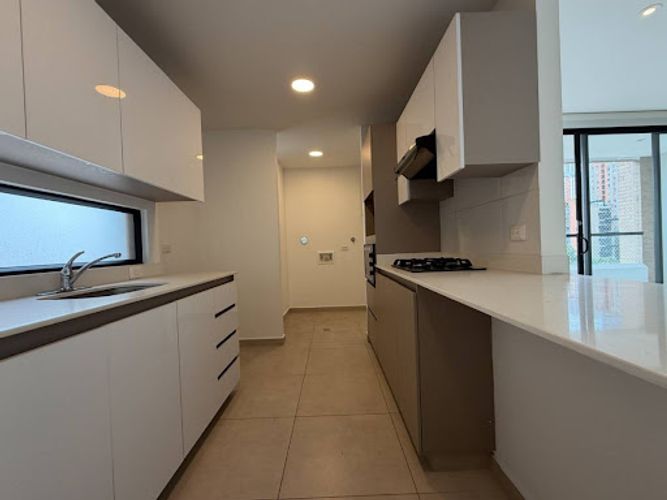 Apartamento de 3 alcobas en arriendo en Vía Las Palmas, Medellín, 105 m² · foto 4 de 19