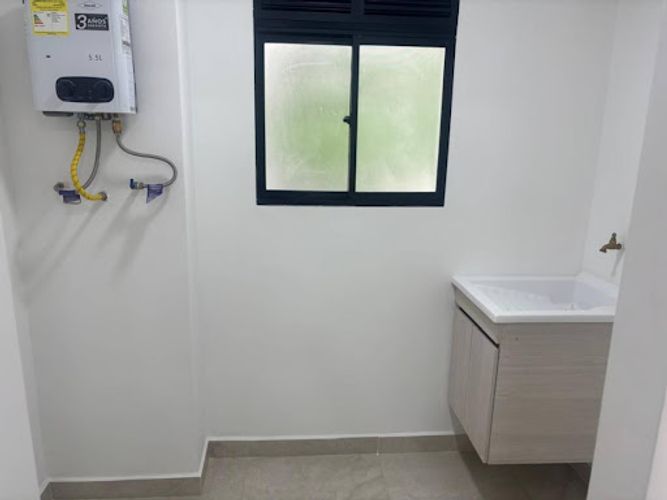 Apartamento en venta en La Almeria, Medellín · foto 4 de 11