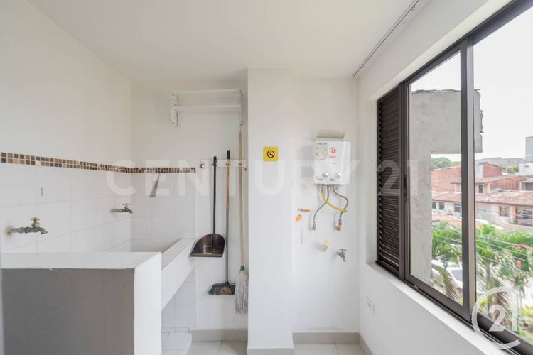 Edificio en venta en Guayabal, Medellín, 323 m² · foto 13 de 24