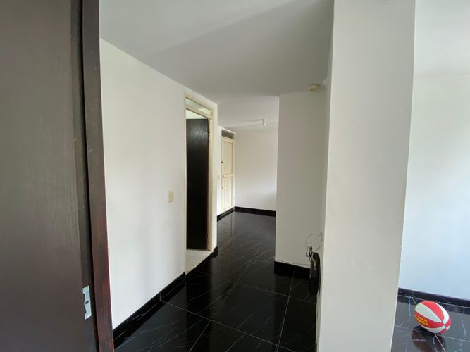 Apartamento de 3 alcobas en venta en Malaga, Pereira, 45 m² · foto 4 de 9