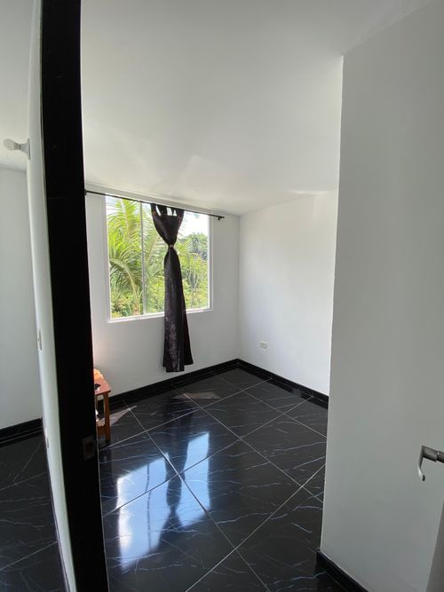 Apartamento de 3 alcobas en venta en Malaga, Pereira, 45 m² · foto 8 de 9