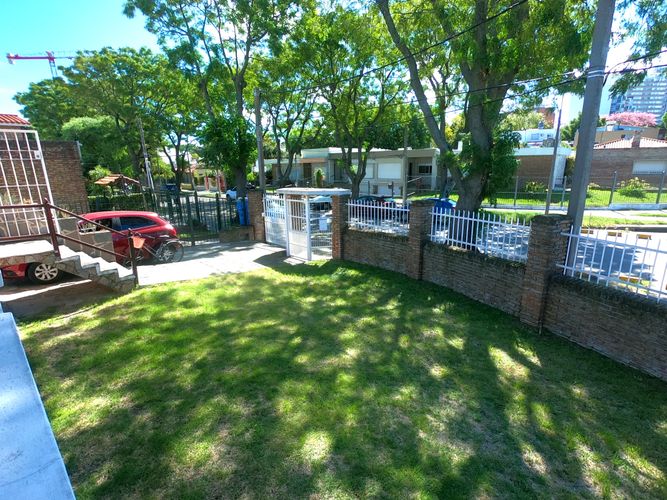 Soleada CASA EN ALQUILER MALVÍN SUR, jardin, 3 DORMITORIOS  2 COCHERAS |2 baños completos · Foto 2