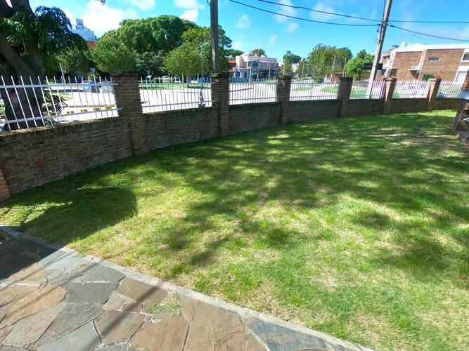 Soleada CASA EN ALQUILER MALVÍN SUR, jardin, 3 DORMITORIOS  2 COCHERAS |2 baños completos · Foto 3