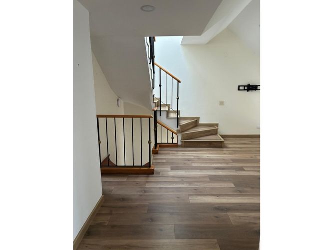 Casa de 5 alcobas en venta en Nuevo Country, Bogotá, 272 m² · foto 5 de 24