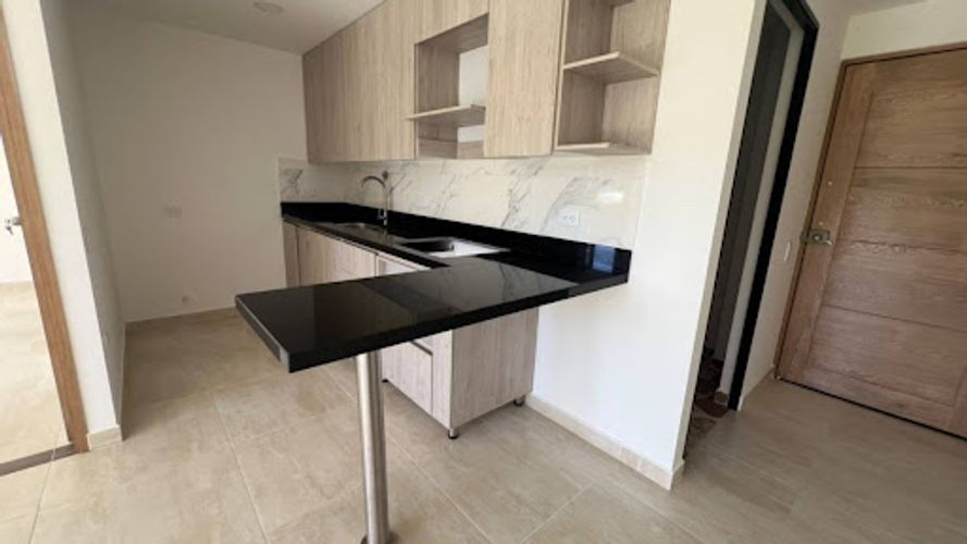 Apartamento de 3 alcobas en venta en La Ceja, 70 m² · foto 2 de 16