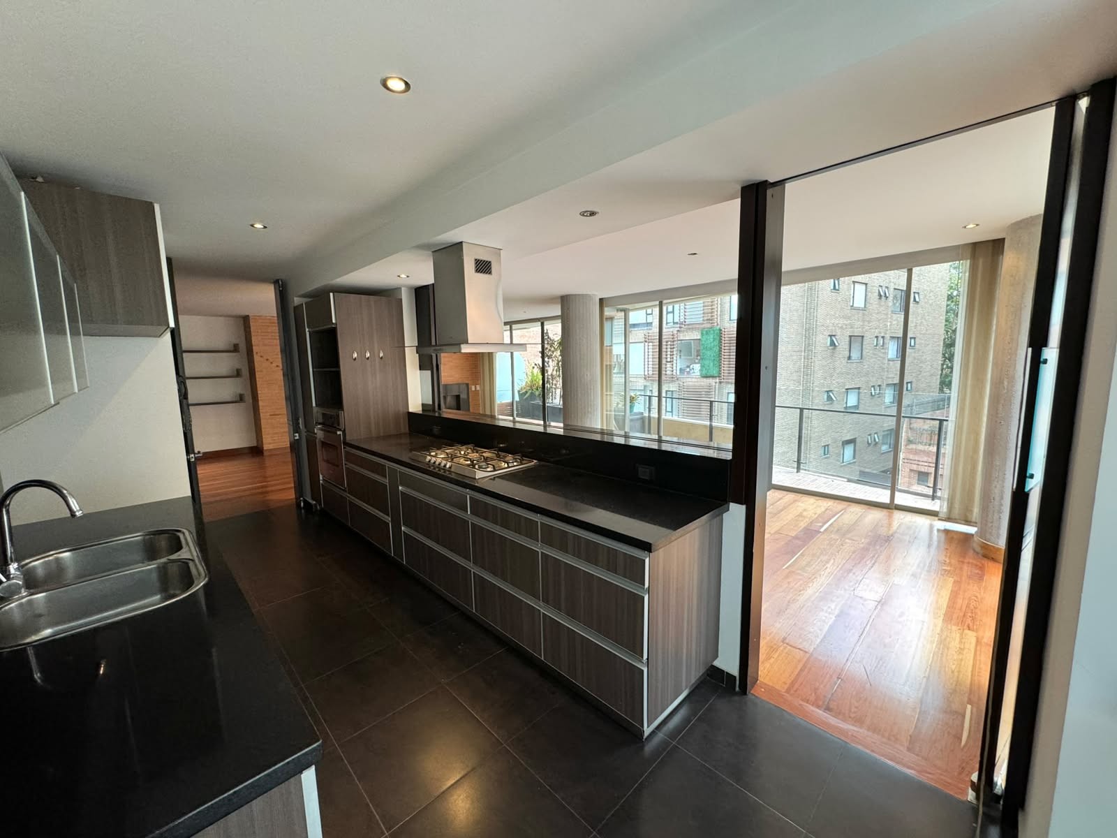 Apartamento en venta en Los Rosales, Bogotá · foto 5 de 15