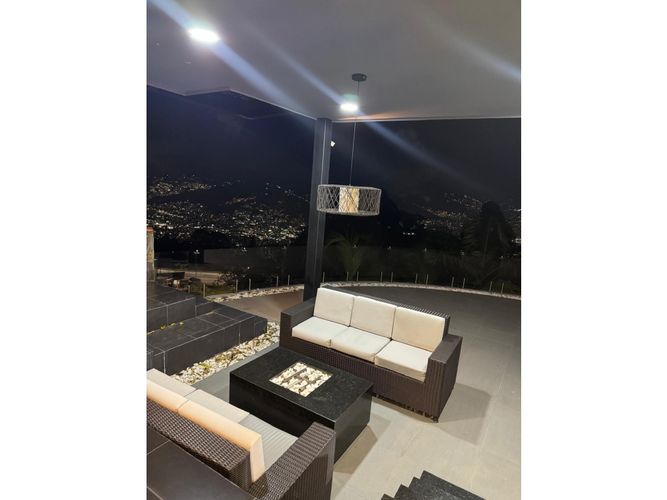 Casa de 4 alcobas en venta en Las Palmas, Medellín, 650 m² · foto 13 de 19