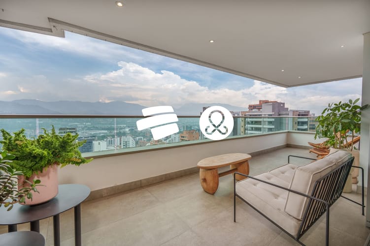 Apartamento de 2 alcobas en venta en El Poblado, Medellín, 140 m² · foto 3 de 24