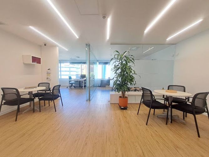 Oficina en arriendo en Milla De Oro, Medellín, 101 m² · foto 2 de 19