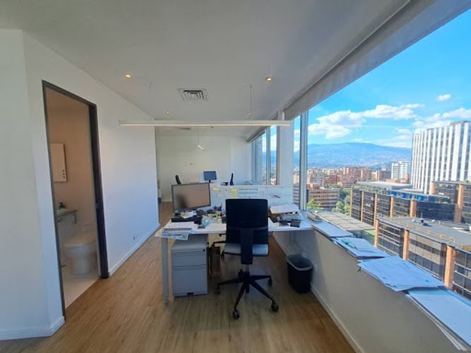 Oficina en arriendo en Milla De Oro, Medellín, 101 m² · foto 17 de 19