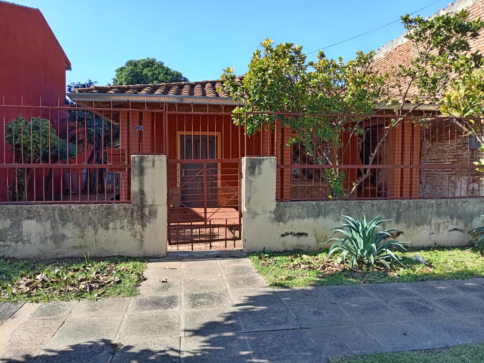PROPIEDAD EN VENTA – BARRIO SANTA MARÍA, FERNANDO DE LA MORA - foto 2