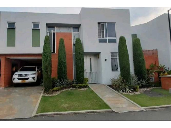 Casa de 3 alcobas en venta en Alfaguara, Jamundí, 210 m² · foto 3 de 24