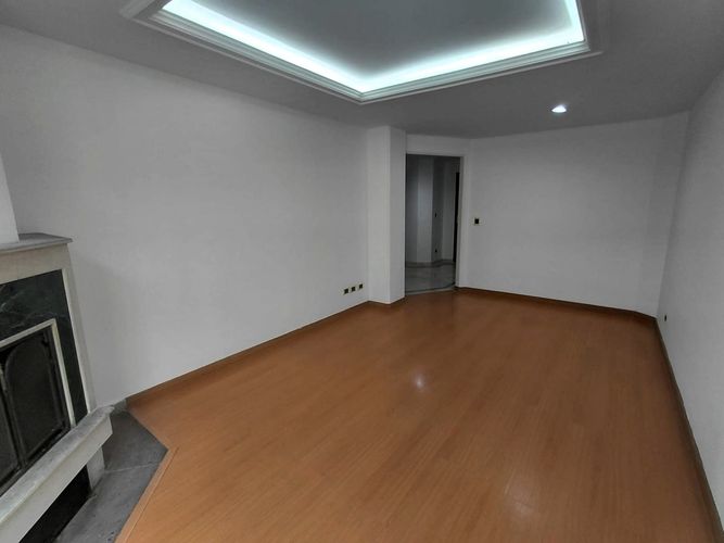 Apartamento de 2 alcobas en venta en Santa Barbara Occidental, Bogotá, 59 m² · foto 3 de 16
