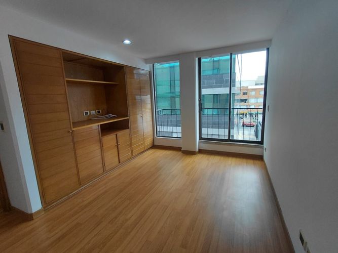 Apartamento de 2 alcobas en venta en Santa Barbara Occidental, Bogotá, 59 m² · foto 7 de 16