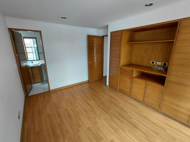 Apartamento de 2 alcobas en venta en Santa Barbara Occidental, Bogotá, 59 m² · foto 8 de 16
