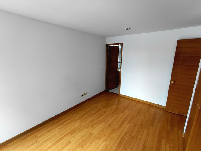 Apartamento de 2 alcobas en venta en Santa Barbara Occidental, Bogotá, 59 m² · foto 10 de 16