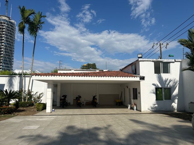 Casa de 7 alcobas en venta en Ciudad Jardin, Cali, 400 m² · foto 6 de 22