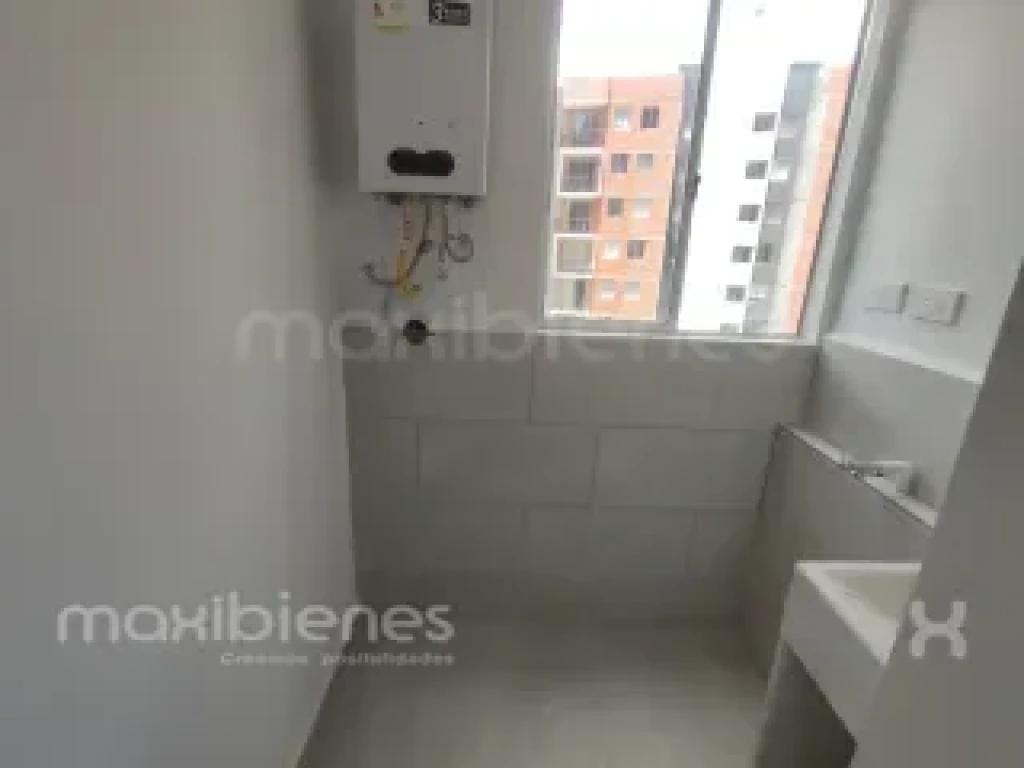 Apartamento en arriendo en Centro, Rionegro · foto 3 de 9