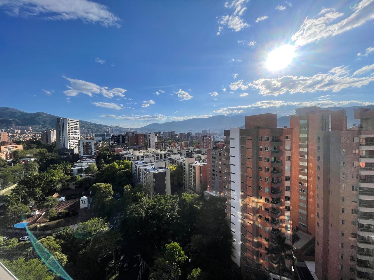 Apartamento en venta en El Poblado, Envigado · foto 10 de 23