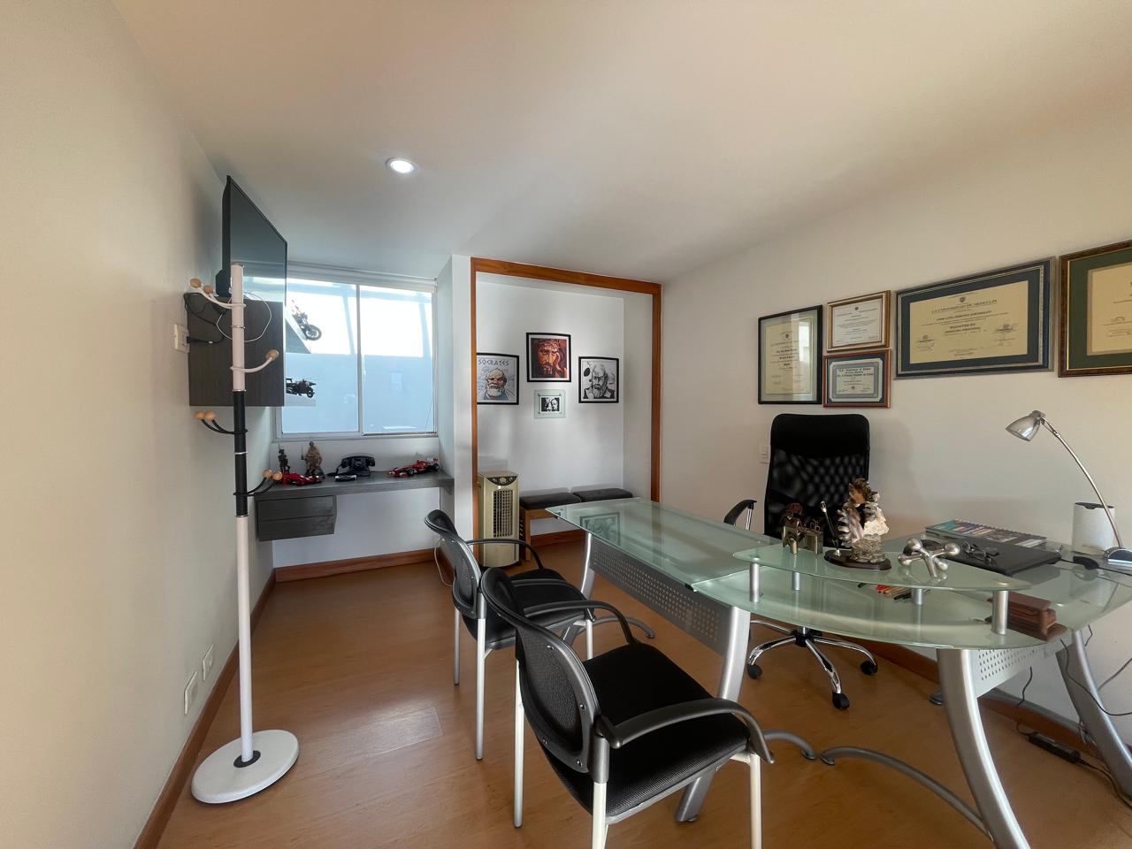 Apartamento en venta en El Poblado, Envigado · foto 14 de 23