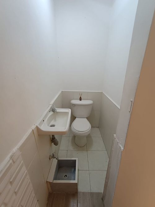 Local en arriendo en Laureles, Medellín, 12 m² · foto 9 de 10